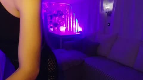 Snapshot of l_and_elle chatting on 06/22/26, 03:25 Giselle online show from 06/22/26, 03:25
