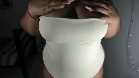 la_pequena_culona online show from 05/23/26, 01:11