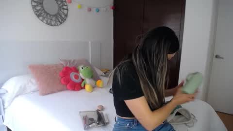 Snapshot of la_rola_ chatting on 03/05/26, 07:21 Catalina online show from 03/05/26, 07:21