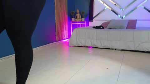 Cris  online show from 04/27/26, 11:19