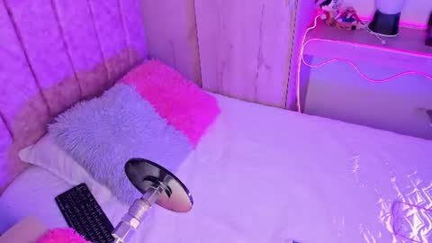 lana  foxx Model  independient online show from 06/24/26, 11:15