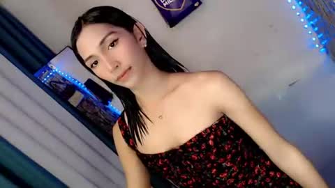 Snapshot of labatiba_ chatting on 11/17/25, 11:32 Joana online show from 11/17/25, 11:32