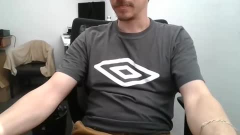 Snapshot of labelette007 chatting on 03/20/26, 01:16 labelette007 online show from 03/20/26, 01:16