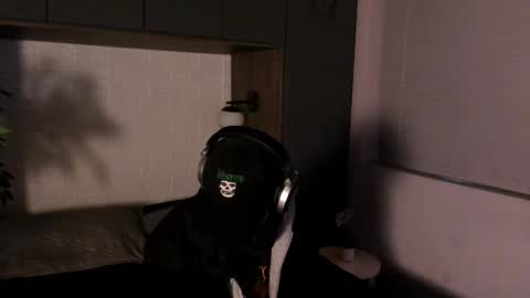 labrinthteasing online show from 01/06/26, 12:09