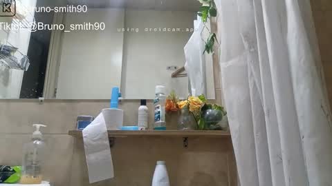 Snapshot of lacasadelosmunecosbq chatting on 02/27/26, 03:39 Bruno Smith online show from 02/27/26, 03:39