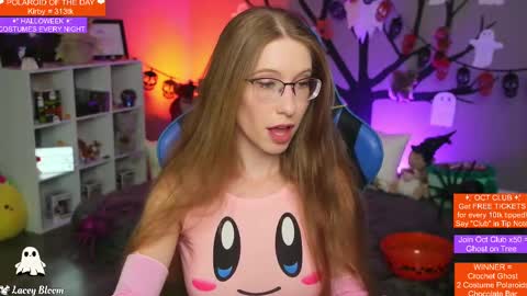 Lacey Bloom online show from 10/27/25, 01:20