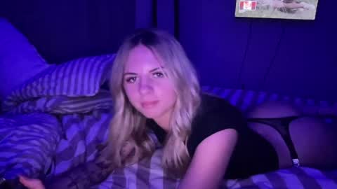 Snapshot of laceyx0x0 chatting on 06/12/26, 06:01 LACEY online show from 06/12/26, 06:01