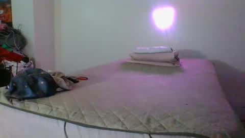 Snapshot of lachickadelbronx chatting on 02/10/25, 12:41 lachickadelbronx online show from 02/10/25, 12:41