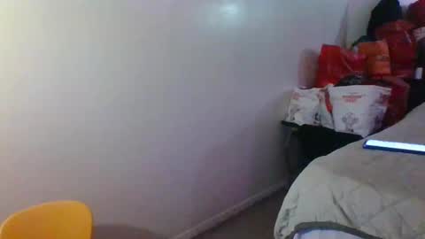 Snapshot of lachickadelbronx chatting on 02/20/25, 05:23 lachickadelbronx online show from 02/20/25, 05:23