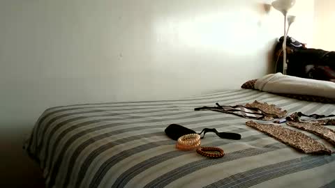 Snapshot of lachickadelbronx chatting on 03/23/26, 02:21 lachickadelbronx online show from 03/23/26, 02:21