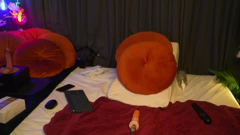 Snapshot of lacie_le_beauty chatting on 03/26/26, 04:45 Latex Lacie online show from 03/26/26, 04:45