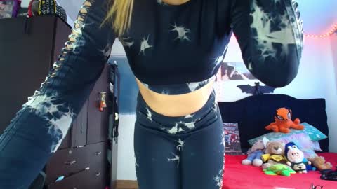 Valentina online show from 11/27/25, 08:11