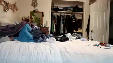 lacybell online show from 10/10/25, 10:53