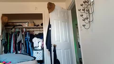 Snapshot of lacybell chatting on 12/20/25, 09:44 lacybell online show from 12/20/25, 09:44