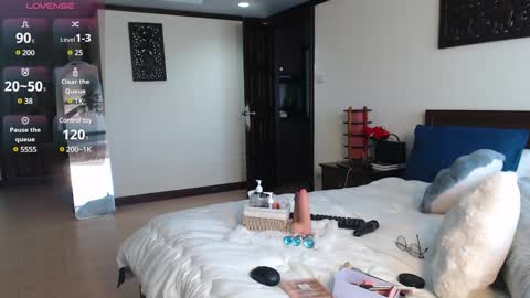 Snapshot of ladii_mia chatting on 03/05/25, 06:23 Mia online show from 03/05/25, 06:23