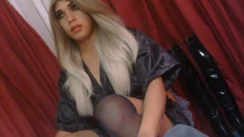 Snapshot of lady_athenax chatting on 07/12/26, 03:30 Athena online show from 07/12/26, 03:30