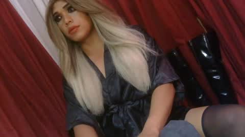 Snapshot of lady_athenax chatting on 07/13/26, 10:40 Athena online show from 07/13/26, 10:40