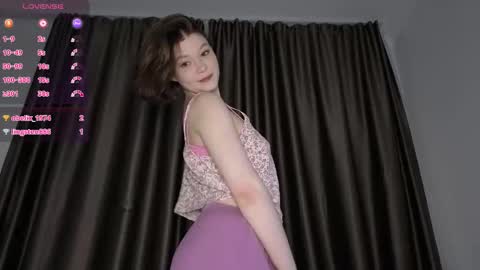 Snapshot of lady_birdd chatting on 02/01/26, 02:37 lady_birdd online show from 02/01/26, 02:37
