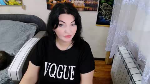 lady_boom_ online show from 11/19/25, 06:52