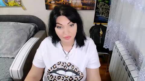 lady_boom_ online show from 11/22/25, 05:12