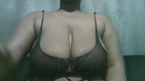 Snapshot of lady_dearra chatting on 09/15/25, 01:16 lady_dearra online show from 09/15/25, 01:16