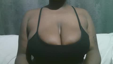 Snapshot of lady_dearra chatting on 09/17/25, 01:07 lady_dearra online show from 09/17/25, 01:07