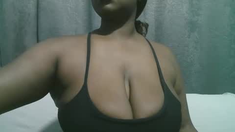 Snapshot of lady_dearra chatting on 09/27/25, 02:27 lady_dearra online show from 09/27/25, 02:27