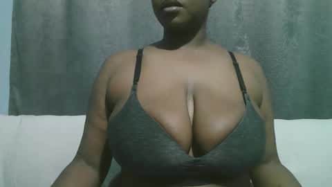Snapshot of lady_dearra chatting on 10/12/25, 03:49 lady_dearra online show from 10/12/25, 03:49