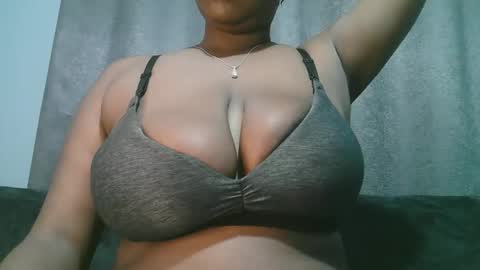 lady_dearra online show from 05/01/26, 02:38