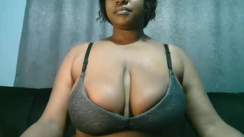 lady_dearra online show from 06/12/26, 02:43