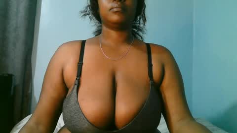 lady_dearra online show from 06/28/26, 03:12