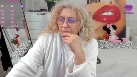 Snapshot of lady_dy4u chatting on 01/22/25, 11:45 diana online show from 01/22/25, 11:45