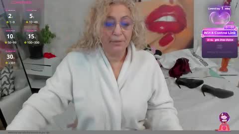 Snapshot of lady_dy4u chatting on 02/14/25, 07:38 diana online show from 02/14/25, 07:38