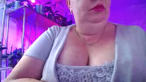 Snapshot of lady_gloria chatting on 10/02/25, 02:35 Lady Gloria online show from 10/02/25, 02:35