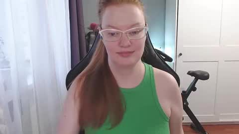 Snapshot of lady_inari chatting on 10/12/25, 02:16 Angelika online show from 10/12/25, 02:16