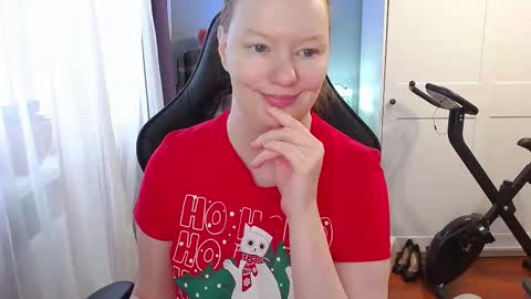 Snapshot of lady_inari chatting on 12/22/25, 09:17 Angelika online show from 12/22/25, 09:17