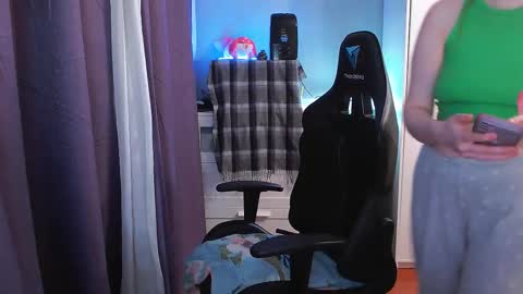 Snapshot of lady_inari chatting on 02/25/26, 06:50 Angelika online show from 02/25/26, 06:50