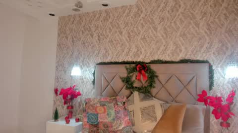 Snapshot of lady_lacey05 chatting on 12/18/24, 05:21 Gaby  online show from 12/18/24, 05:21