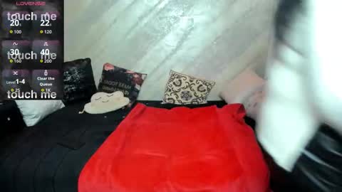 lady lauren online show from 11/19/25, 06:02