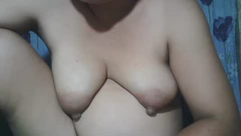 Snapshot of lady_love063 chatting on 10/06/25, 01:19 lady_love063 online show from 10/06/25, 01:19