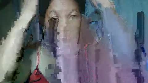 Snapshot of lady_love063 chatting on 11/19/25, 07:08 lady_love063 online show from 11/19/25, 07:08