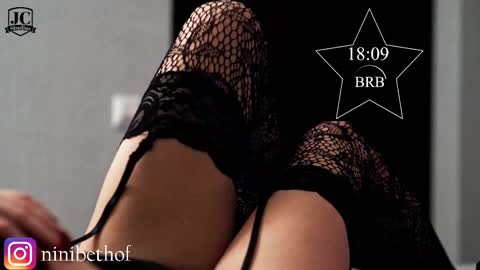 Snapshot of lady_ni chatting on 02/11/25, 04:13    700  1300 -5 online show from 02/11/25, 04:13