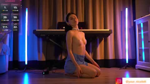 lady_nicolett online show from 12/22/25, 12:07