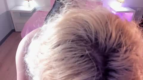 Lady  online show from 02/28/25, 08:28