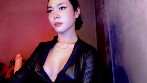 Snapshot of lady_of_pleasure28 chatting on 05/28/26, 05:10 Ella online show from 05/28/26, 05:10