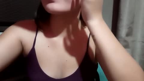 Snapshot of lady_rose19 chatting on 12/18/25, 08:20 kitty online show from 12/18/25, 08:20