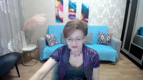 Snapshot of lady_sexy_di chatting on 12/19/25, 04:14 Diana online show from 12/19/25, 04:14