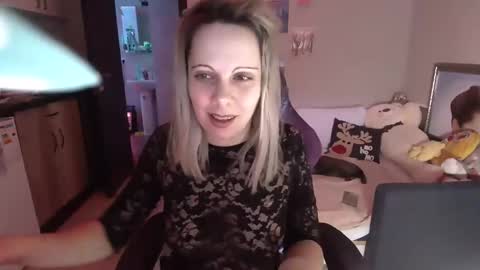 Snapshot of lady_smile69 chatting on 02/16/25, 05:04 lady_smile69 online show from 02/16/25, 05:04