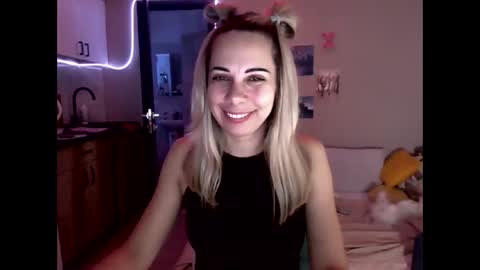 Snapshot of lady_smile69 chatting on 09/10/25, 05:35 lady_smile69 online show from 09/10/25, 05:35
