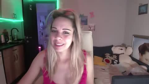 lady_smile69 online show from 12/05/25, 06:33